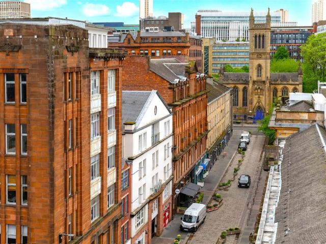 2 bedroom flat for sale