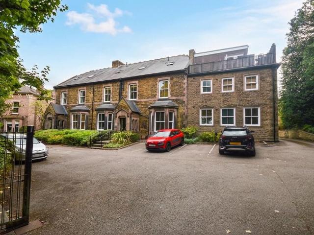 2 bedroom flat for sale