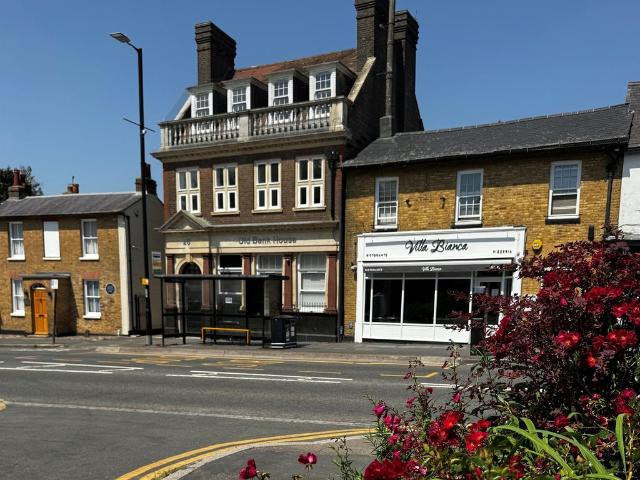 2 bedroom flat for sale