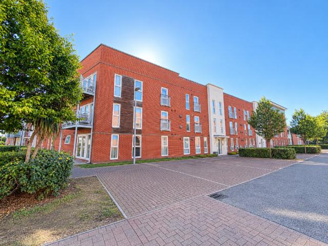 2 bedroom flat for sale