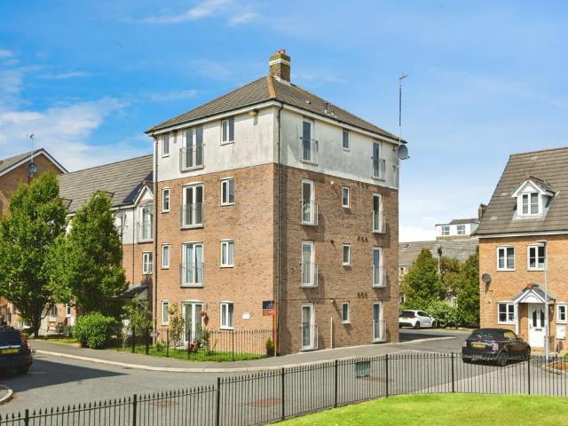 2 bedroom flat for sale