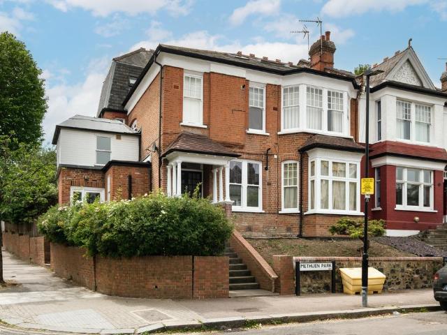2 bedroom flat for sale