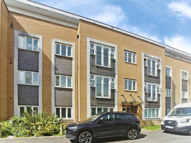2 bedroom flat for sale