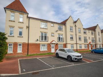 2 bedroom flat for sale