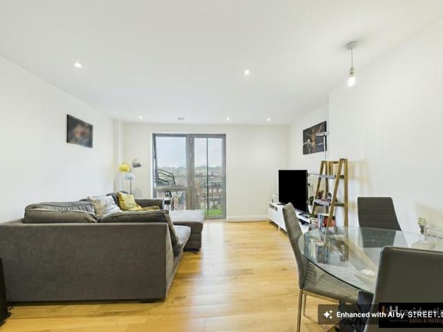 2 bedroom flat for sale