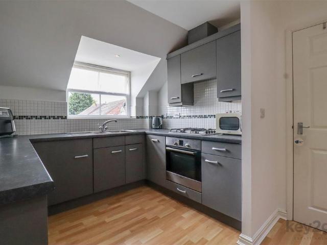 2 bedroom flat for sale