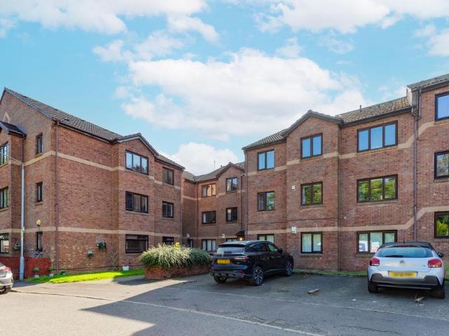 2 bedroom flat for sale