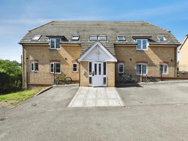 2 bedroom flat for sale