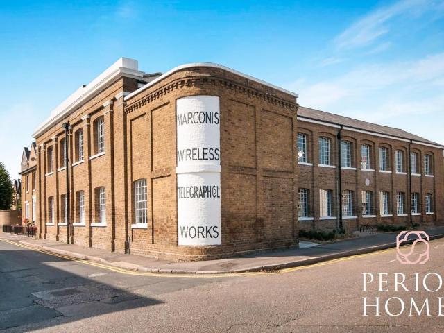 2 bedroom flat for sale