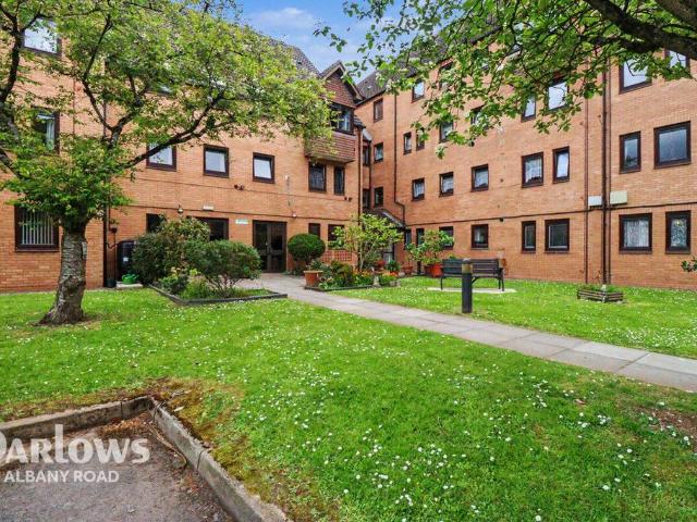 2 bedroom flat for sale