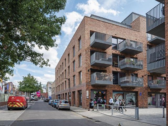 2 bedroom flat for sale