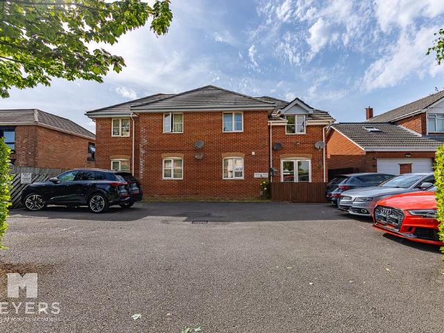 2 bedroom flat for sale