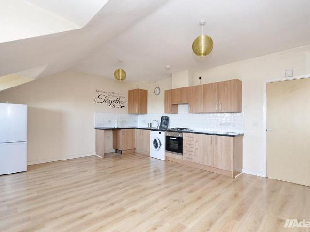 2 bedroom flat for sale