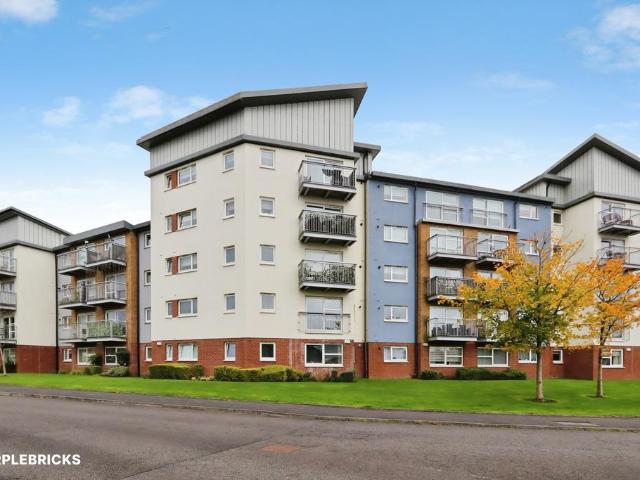 2 bedroom flat for sale