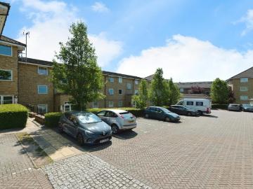 2 bedroom flat for sale
