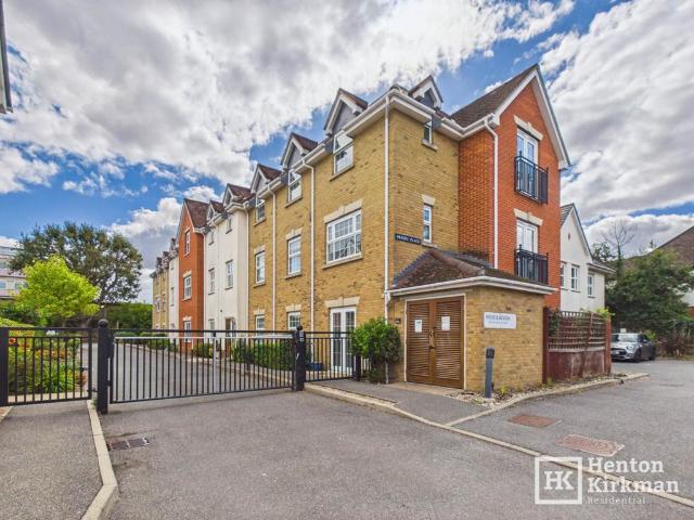 2 bedroom flat for sale