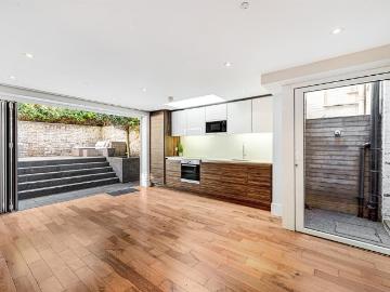 Wendell Park, London, Greater London - Equipped kitchen