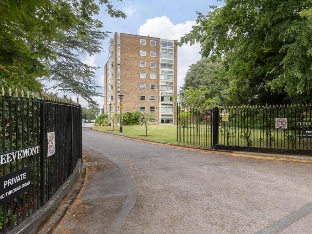 2 bedroom flat for sale