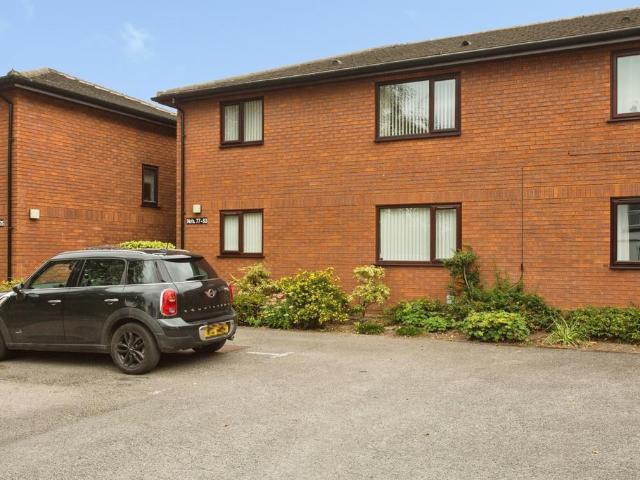2 bedroom flat for sale