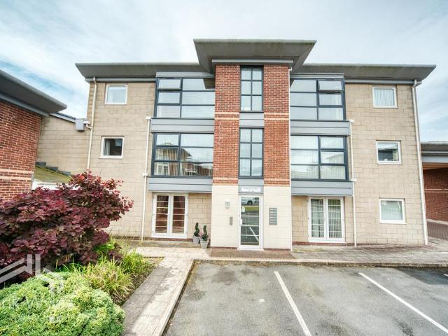 2 bedroom flat for sale