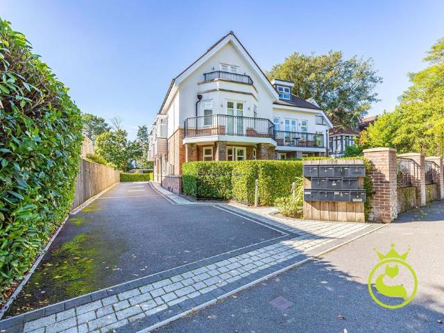 2 bedroom flat for sale