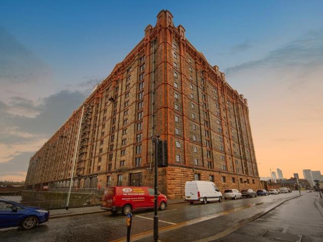2 bedroom flat for sale