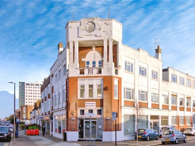 2 bedroom flat for sale