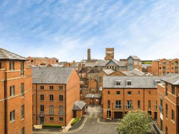 2 bedroom flat for sale