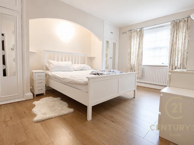 2 bedroom flat for sale