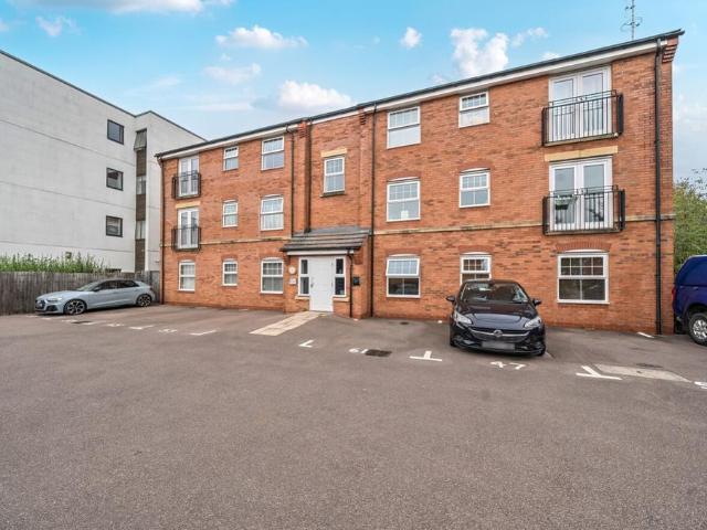 2 bedroom flat for sale