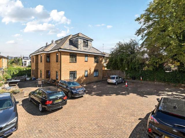 2 bedroom flat for sale