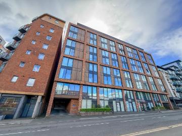 2 bedroom flat for sale