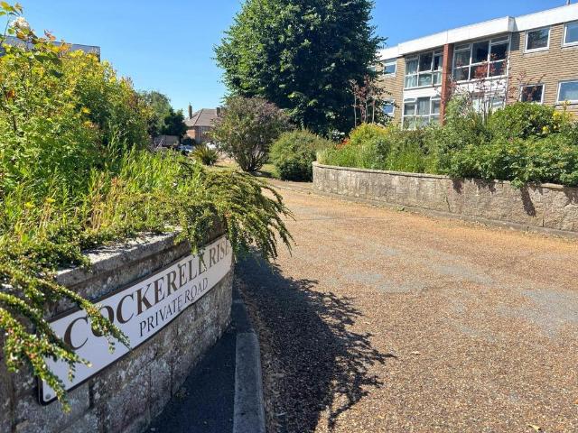 2 bedroom flat for sale