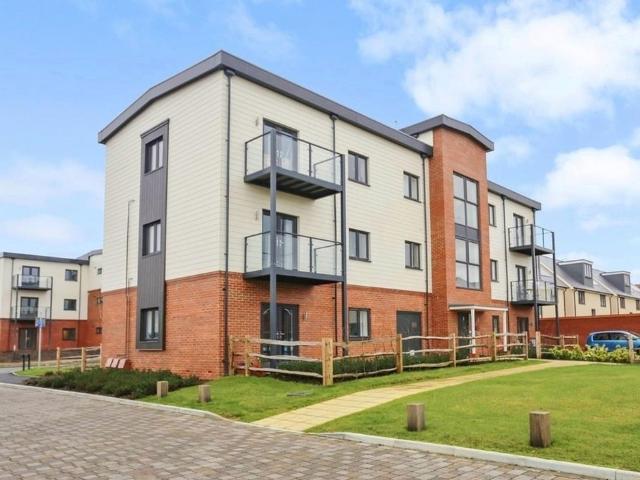 2 bedroom flat for sale