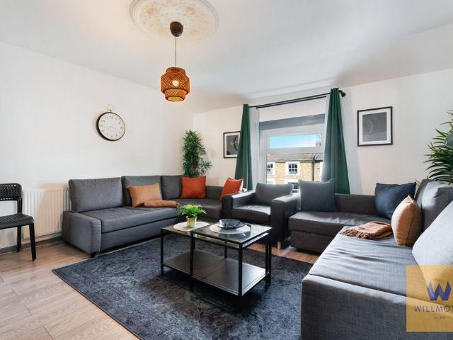 2 bedroom flat for sale