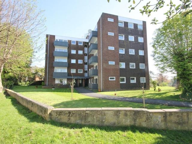 2 bedroom flat for sale