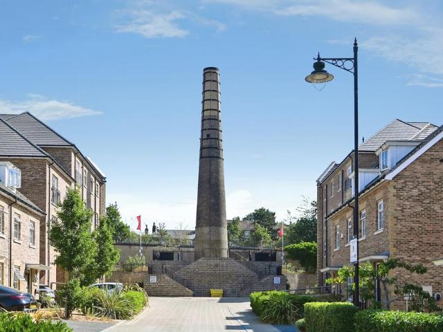 2 bedroom flat for sale