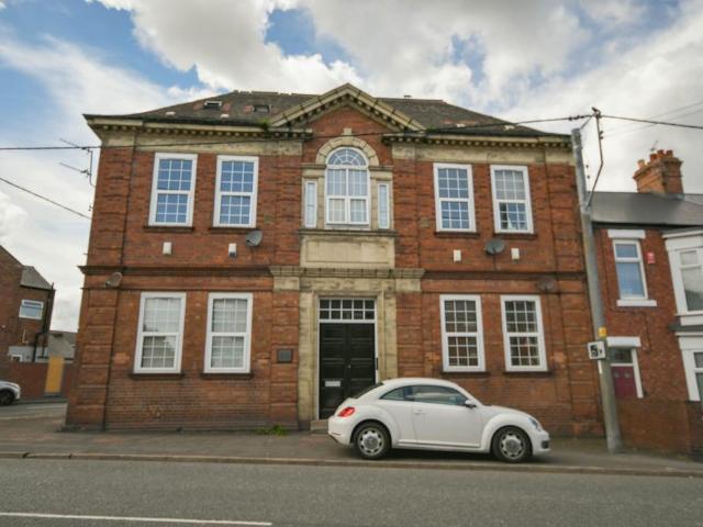 2 bedroom flat for sale