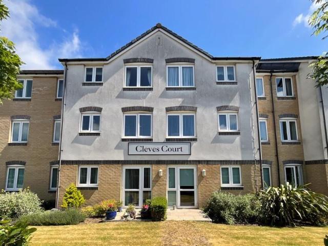 2 bedroom flat for sale