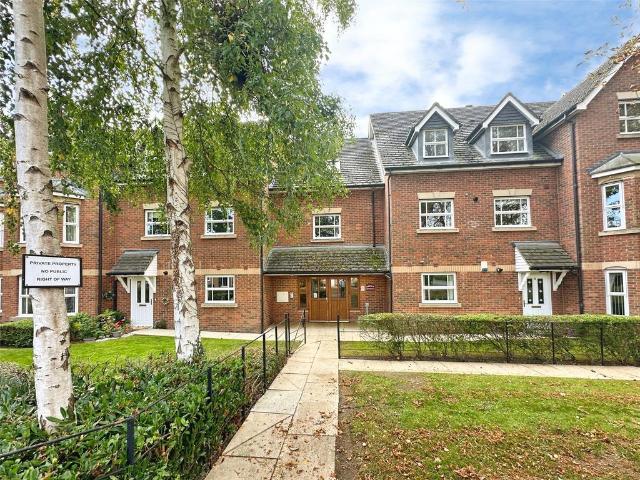 2 bedroom flat for sale