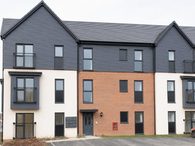 2 bedroom flat for sale