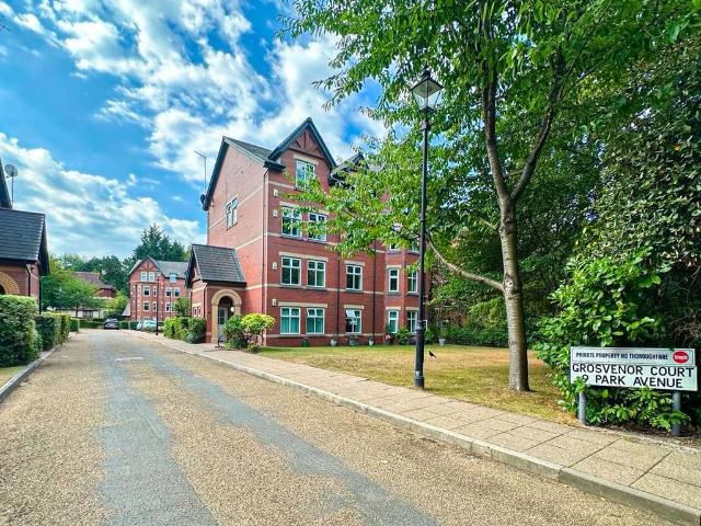 2 bedroom flat for sale