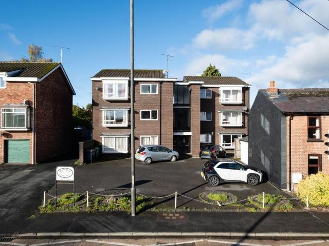 2 bedroom flat for sale