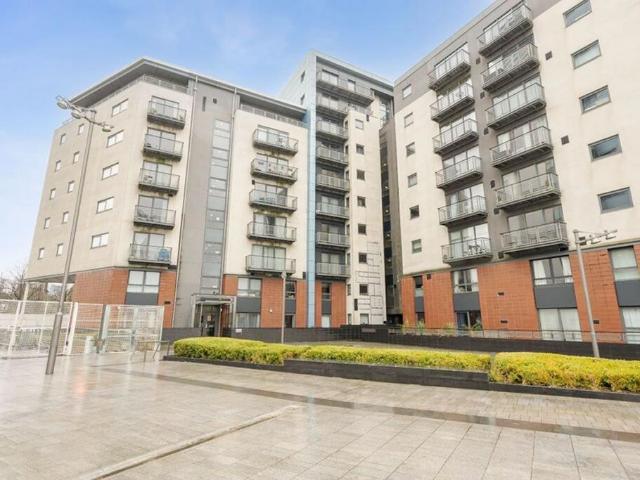 2 bedroom flat for sale