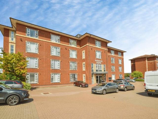 2 bedroom flat for sale