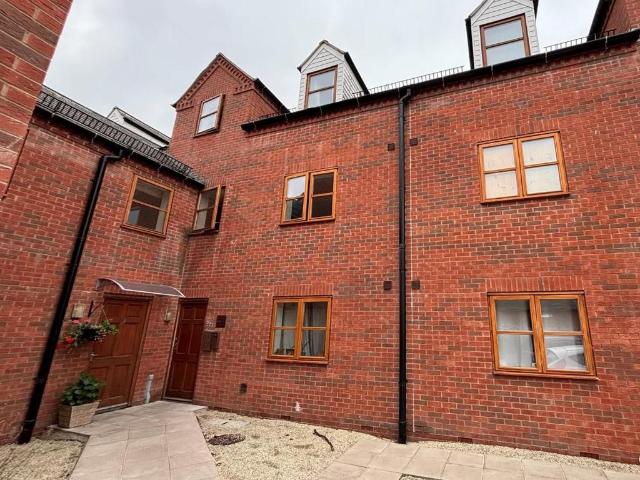 2 bedroom flat for sale