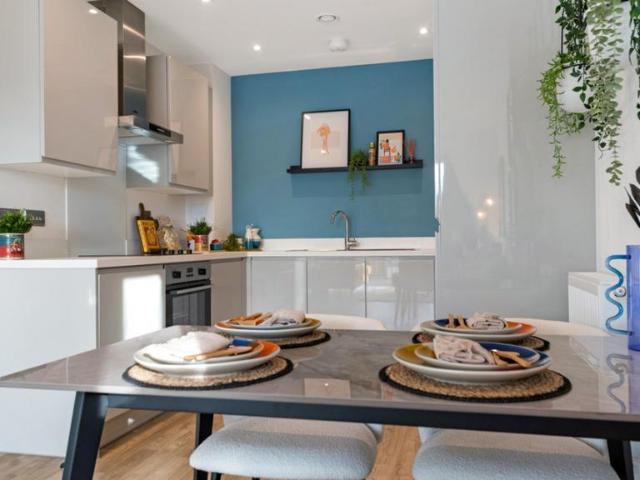 2 bedroom flat for sale