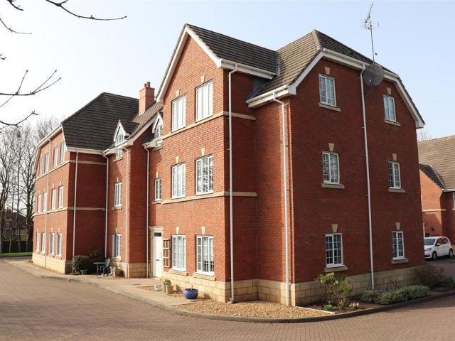 2 bedroom flat for sale