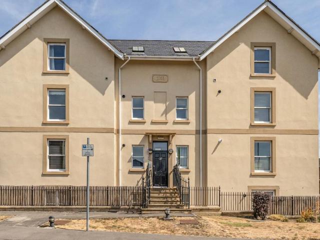 2 bedroom flat for sale