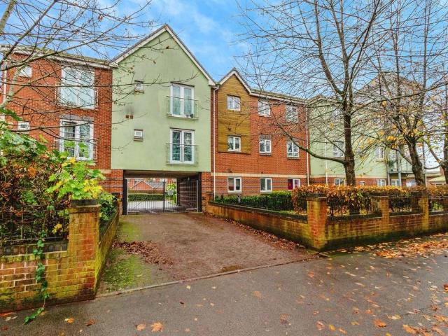 2 bedroom flat for sale
